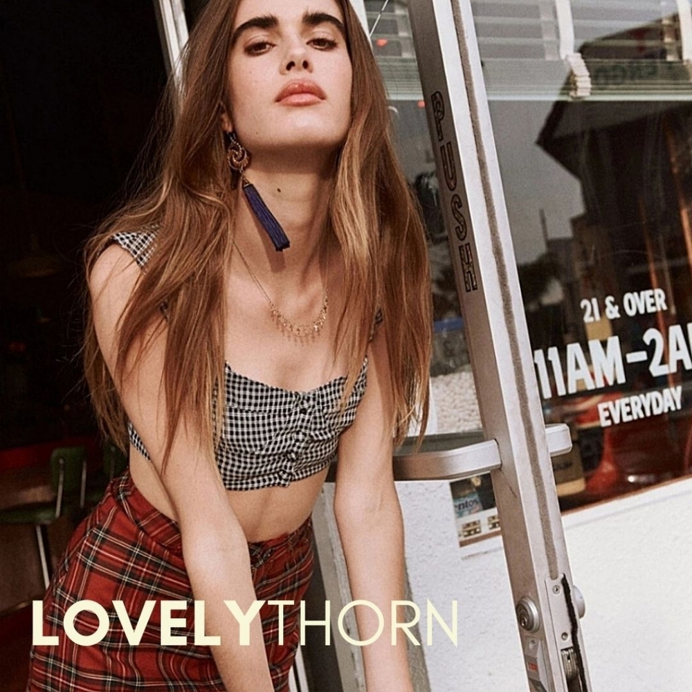 VANESSA MOONEY // white valleta tassel earrings - Picture 2 of 5